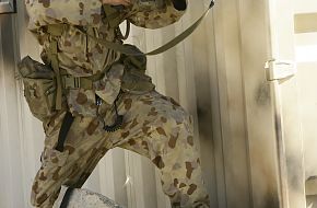 ADF Soldier fires F89 Minimi