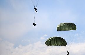 Soldiers from the 173 Cavalry Airborne Reconnaissance