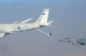 Saudi F-15 Refueling