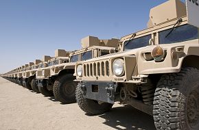 Iraq Drawdown - Army Vehicles and Equipment Moving