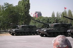 Leopard 2A4