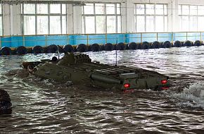 btr-80 swimming