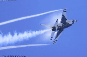 USAF Thunderbirds Flight Demonstration Team