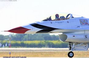 USAF Thunderbirds Flight Demonstration