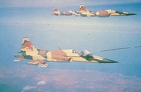 f-5 tigers refueling