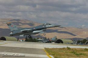 F-16 C FIGHTING FALCON