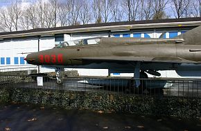 MiG-21UM