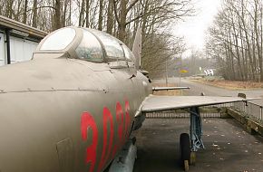 MiG-21UM