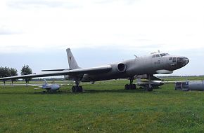 Tu-16R