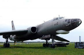 Tu-16R