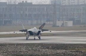 Chengdu J-20 Stealth Fighter Jet - China