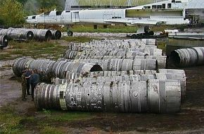 Tu-22M and engines, scrapyard