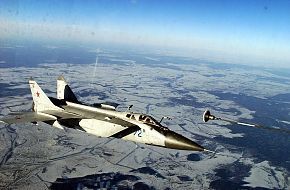 MiG-31 mid-air refueling