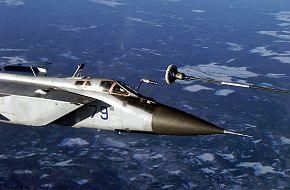 MiG-31 mid-air refueling