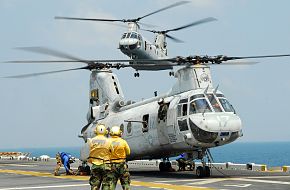 USMC CH-46E Sea Knight helicopters