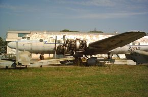 Douglas DC6 - Italian Air Force
