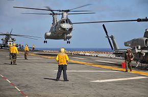 USMC  CH-46 Sea Knight helicopter