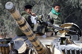 Libyan Army T-72 guards