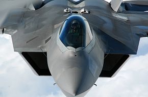 F-22 Raptor refueled by a KC-135