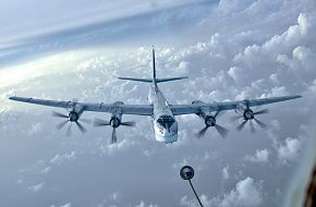 Tu-95MS mid-air refueling