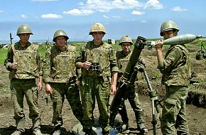 2S12 Sani Mortar Team