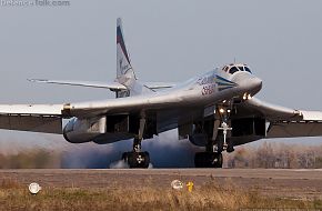 Tu-160 landing