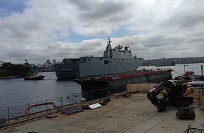 NUship Canberra Arriving in Sydney