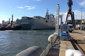 NUship Canberra Arriving in Sydney