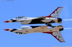 USAF Thunderbirds Flight Demonstration Team F-16 Viper