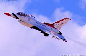 USAF Thunderbirds Flight Demonstration Team F-16 Viper