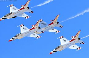 USAF Thunderbirds Flight Demonstration Team F-16 Viper