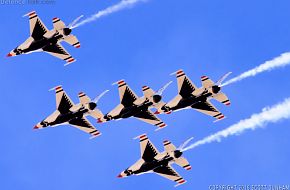 USAF Thunderbirds Flight Demonstration Team F-16 Viper