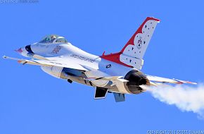 USAF Thunderbirds Flight Demonstration Team, F-16 Viper Fighter Aircraft