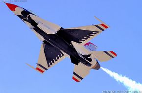 USAF Thunderbirds Flight Demonstration Team F-16 Viper