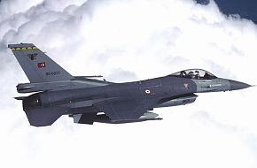 F-16 C FIGHTING FALCON