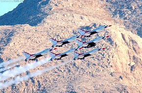 USAF Thunderbirds Flight Demonstration Team F-16 Viper