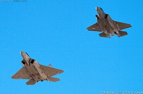 USAF F-35A Lightning II Joint Strike Fighter & F-22A Raptor Air Superio