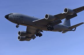 KC-135 Stratotanker Practices Landings