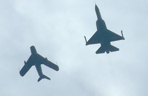 JF-17 & J-5