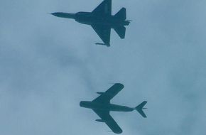 JF-17 & J-5