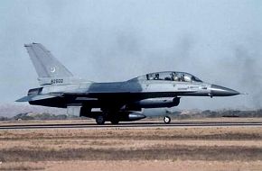 PAF F-16B