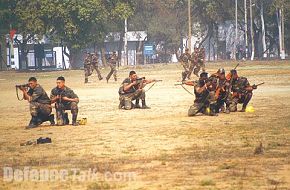 IA Soldiers practicing