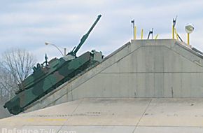 Australia's first M1A1 AIM MBT undergoing testing in the USA