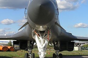 MAKS 2005 Air Show - B-1b USAF Strategic Bomber