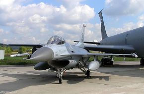 MAKS 2005 Air Show - F-16 Fighting Falcon USAF