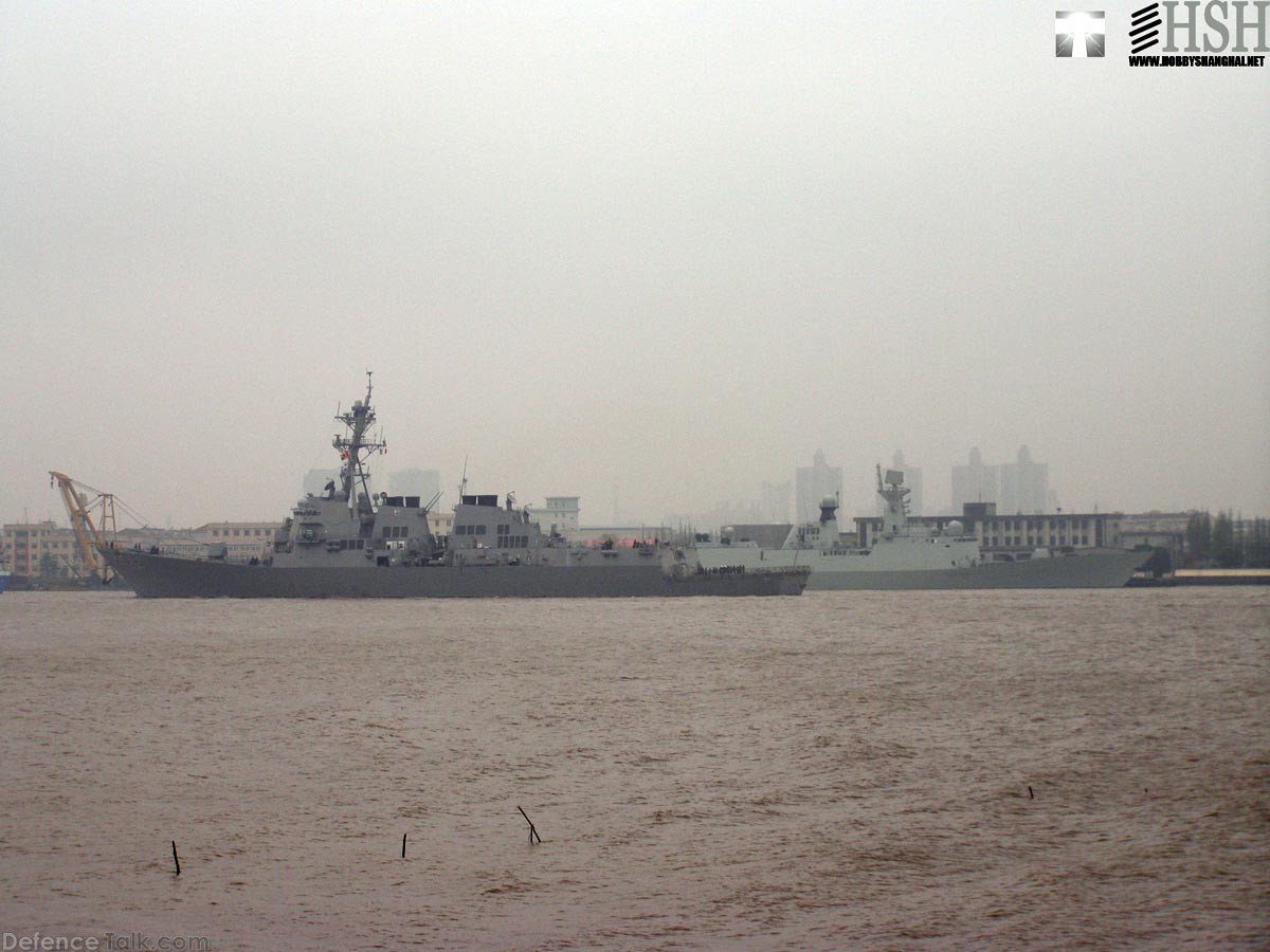 054A FFG & Arleigh Burke II A DDG in ShangHai