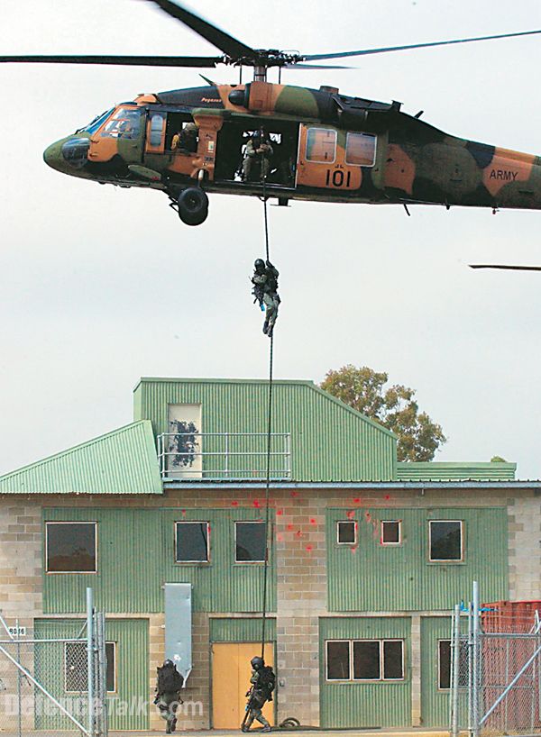 4RAR Commando's assault the "killing house" at their Holsworthy B