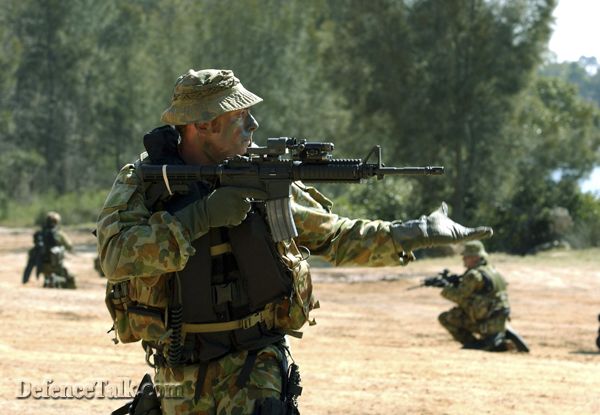 4RAR Commando's practising Amphibious Landings 3