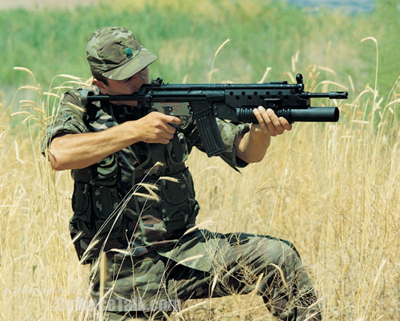 5.56 mm H&K-33E AUTOMATIC INFANTRY RIFLE