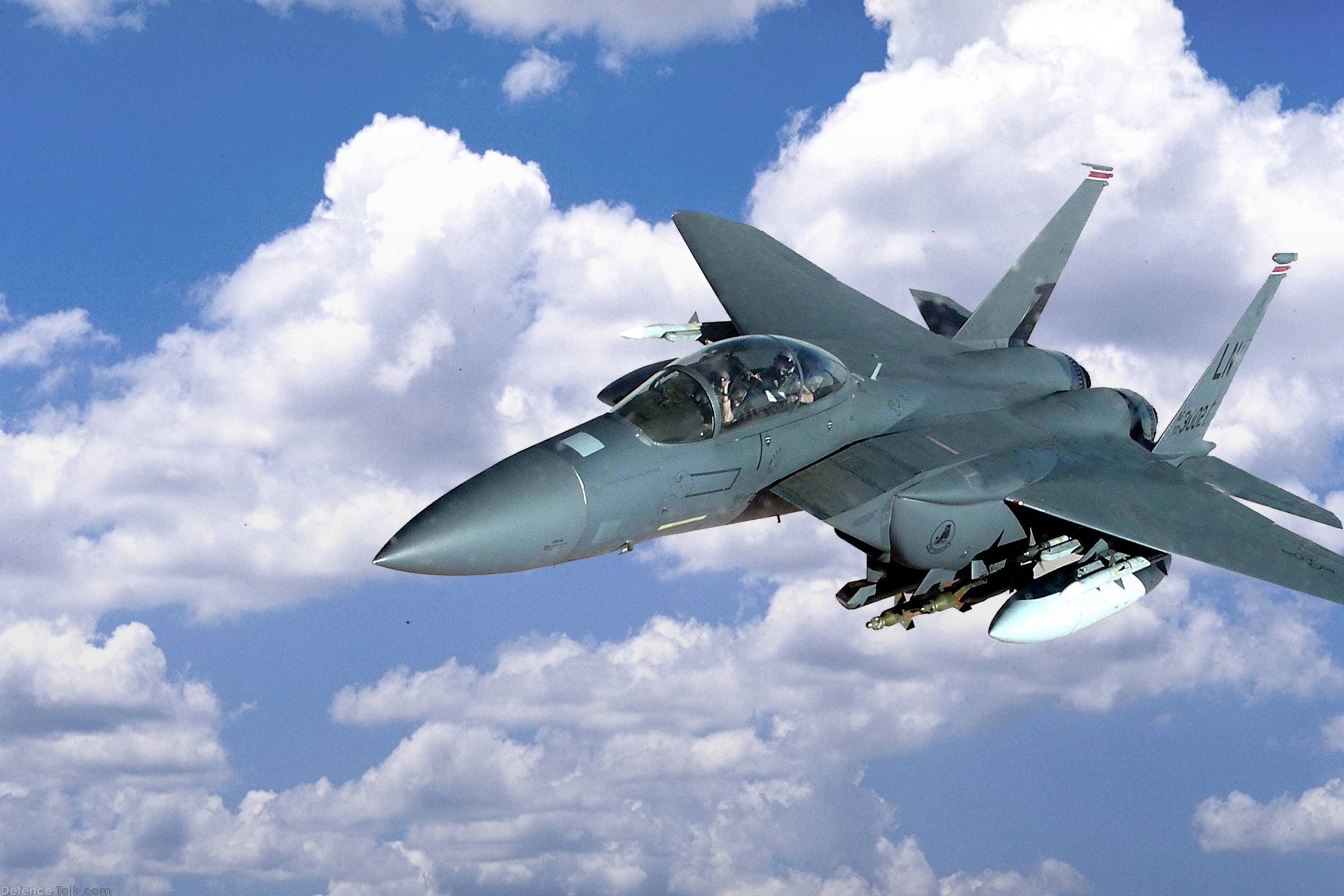 A F-15E Strike Eagle carries the Sniper pod